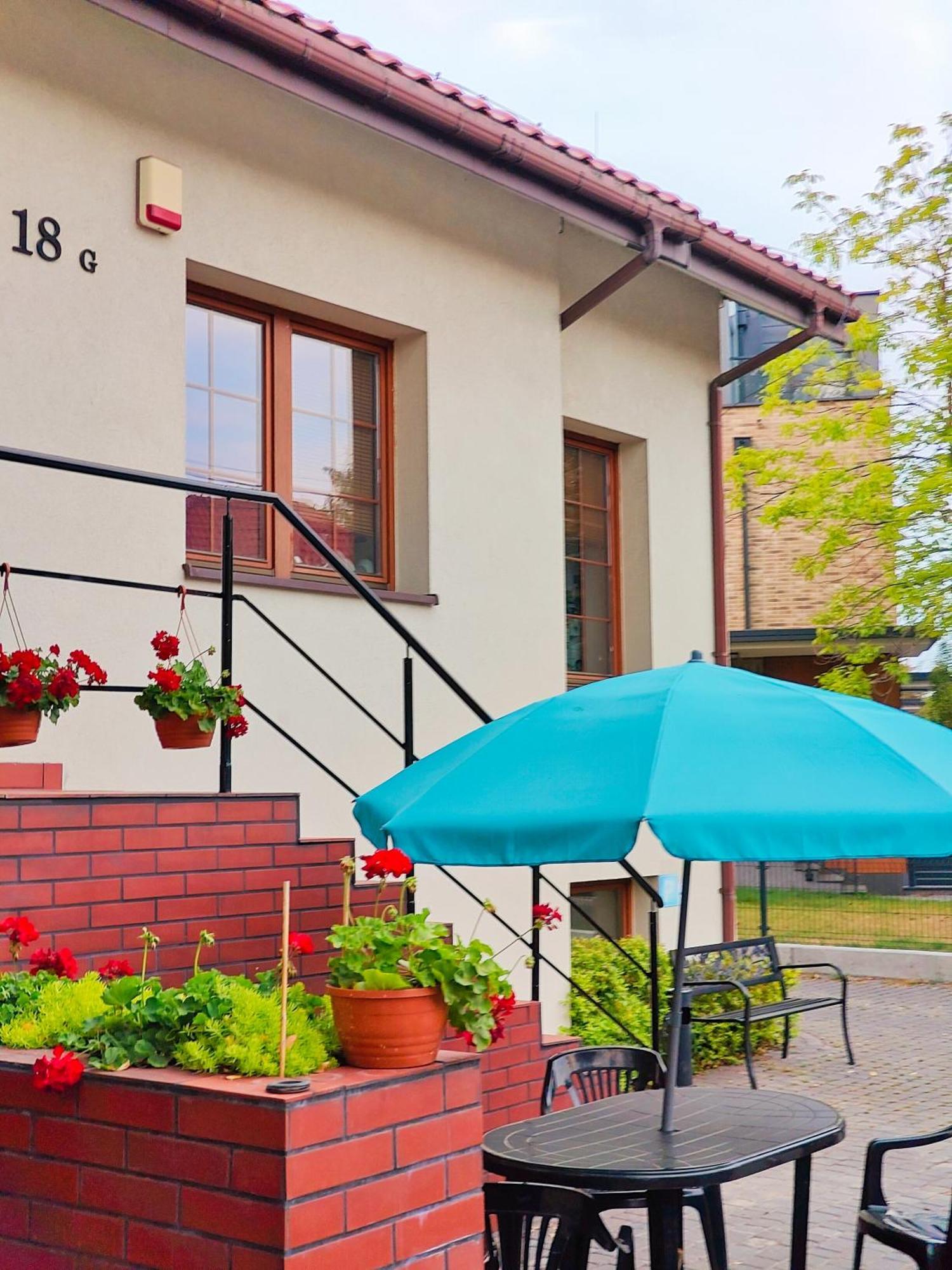 Krasnowolska Airport Hostel *