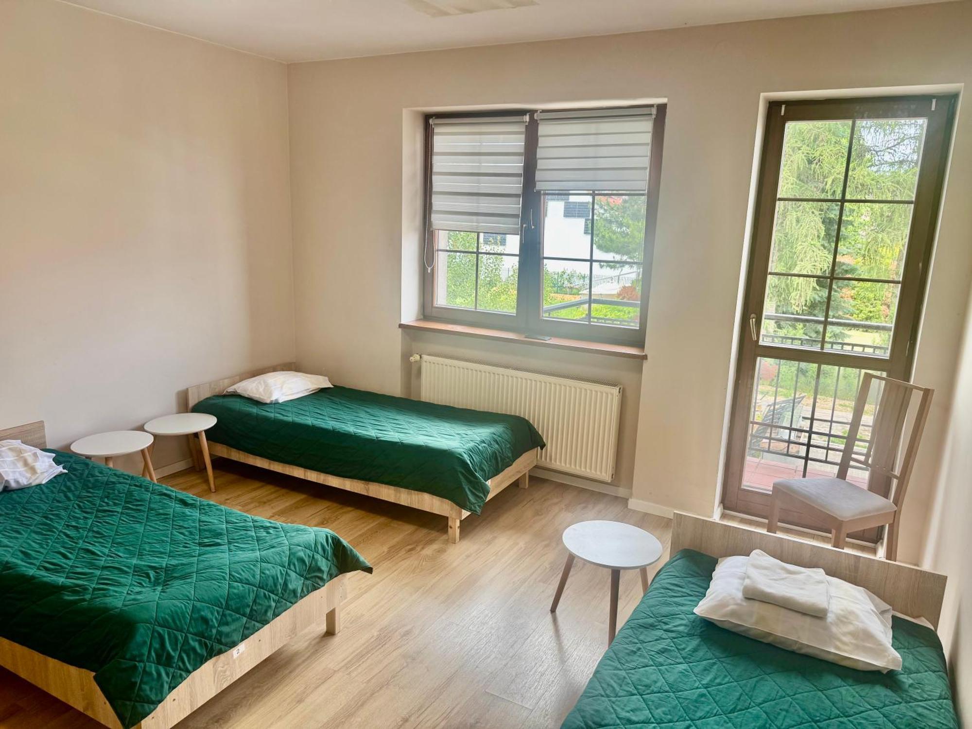 Krasnowolska Airport Hostel *